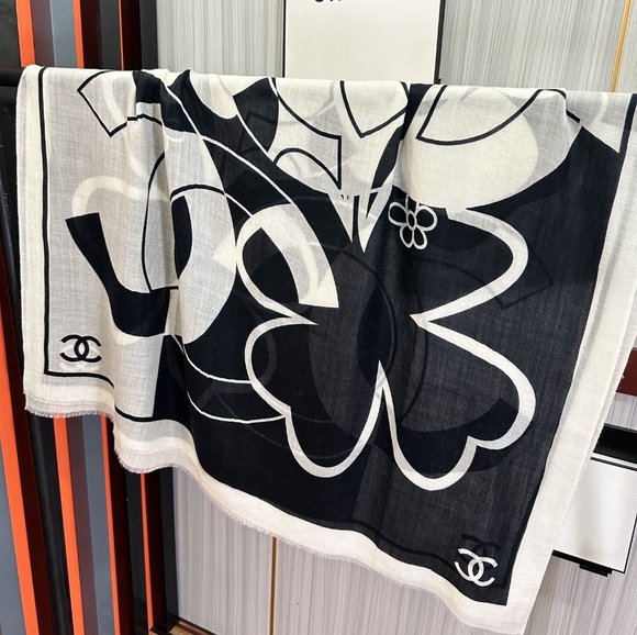 Chanel double c cashmere long scarf - Picture 4 of 9